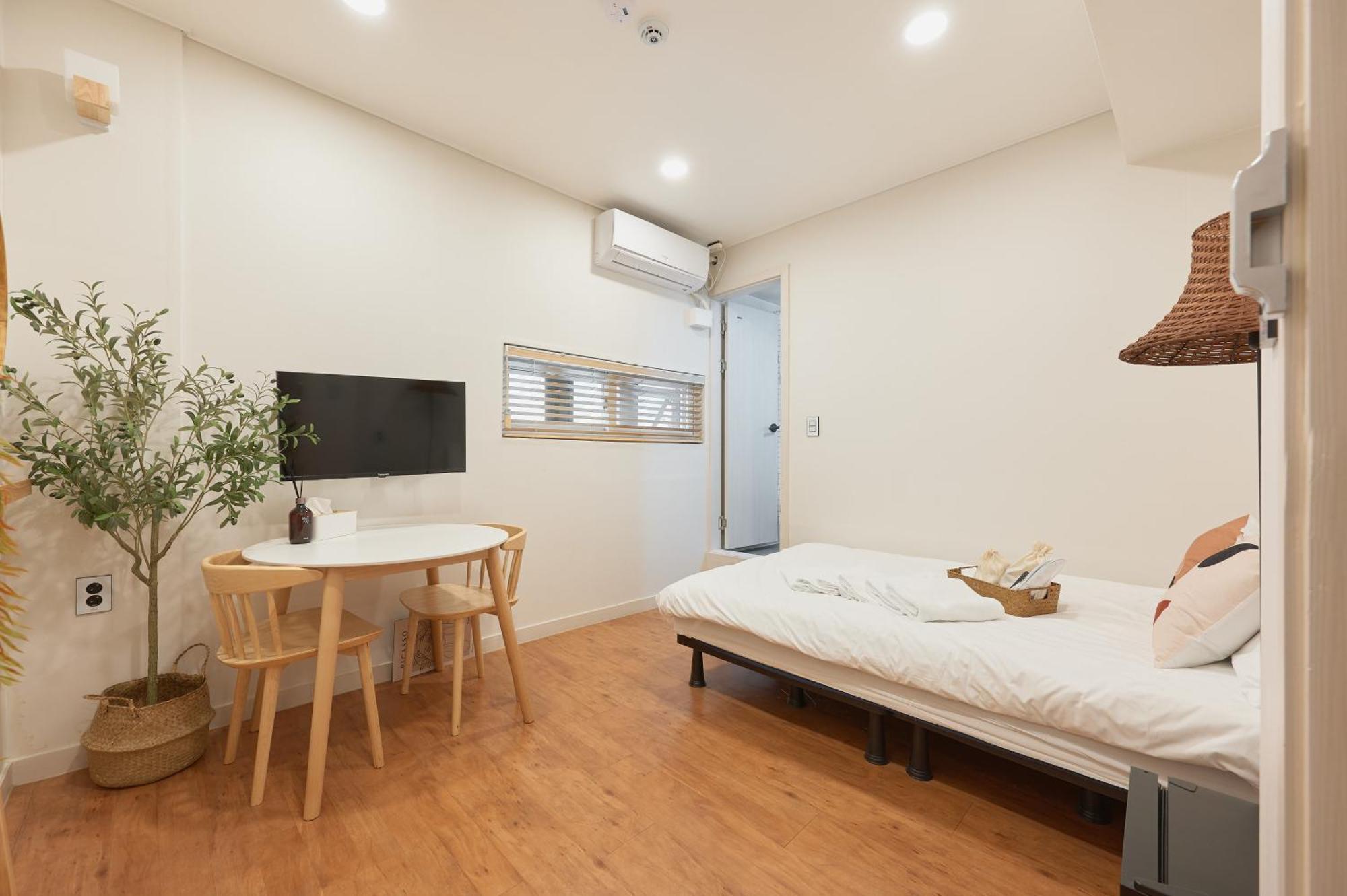 Dawoo House 2 In Hongdae Hotel Seoul Exterior photo